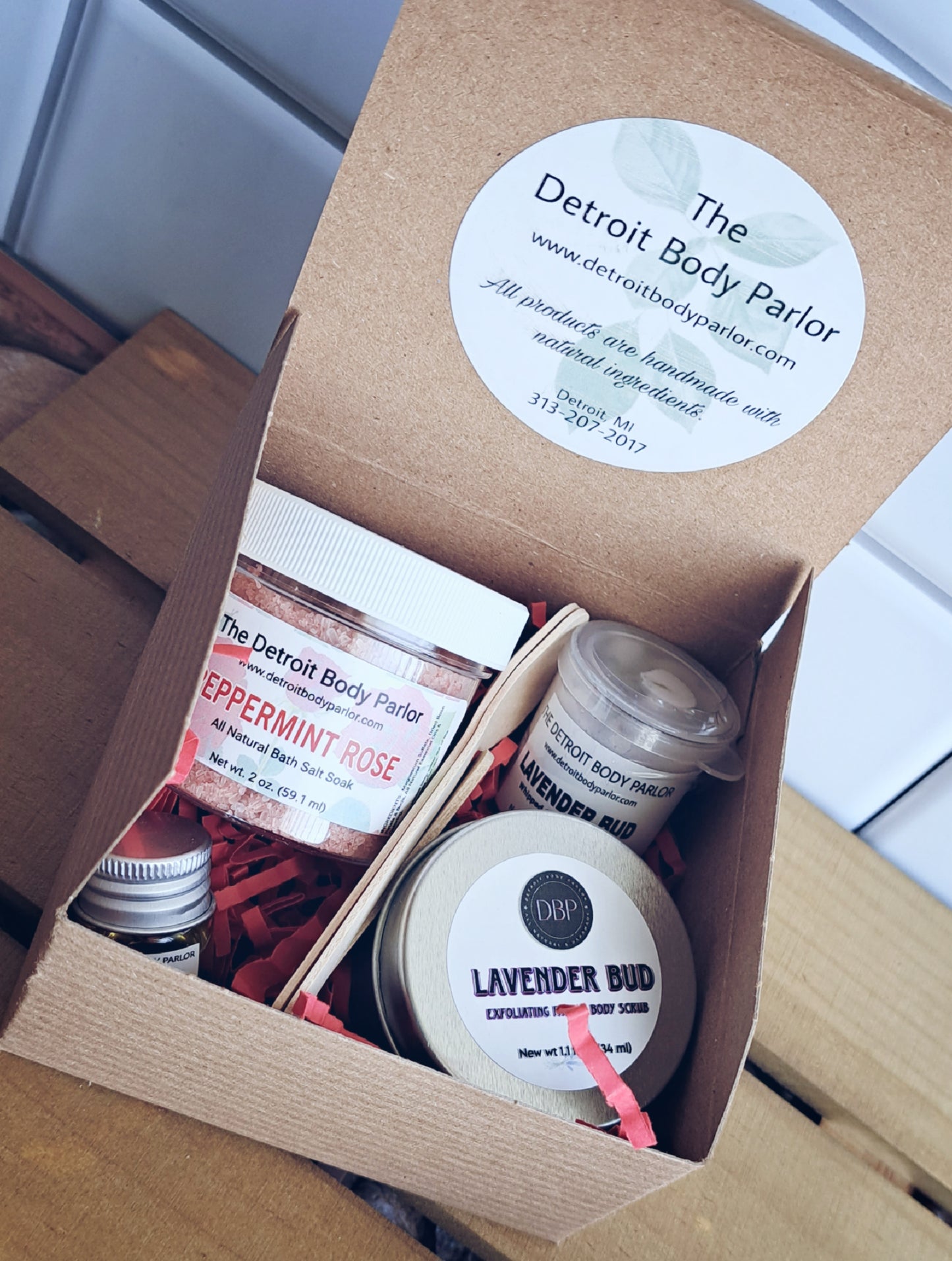 NATURAL SKIN CARE MINI GIFT BOX